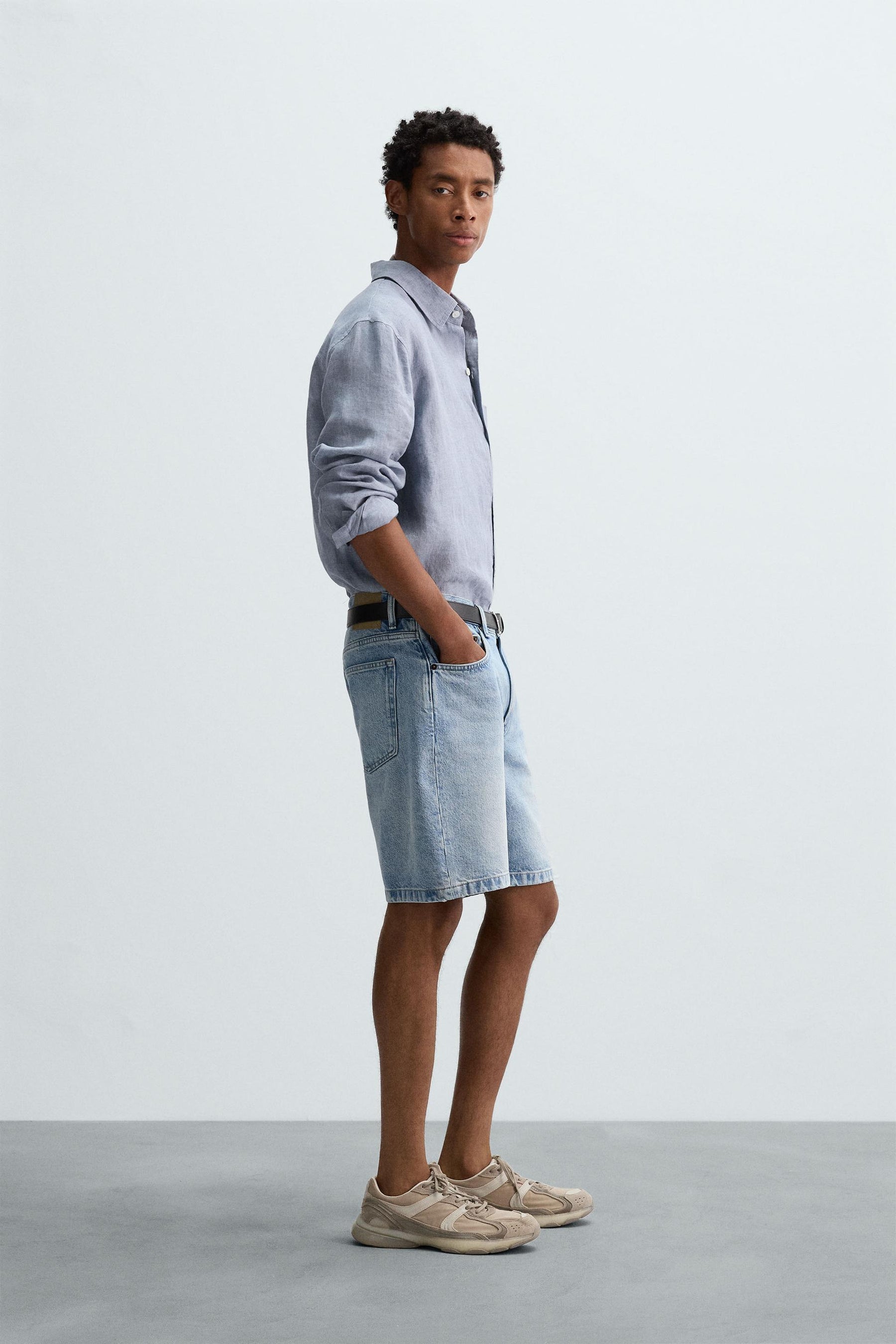 REGULAR FIT DENIM BERMUDA SHORTS - Image 4