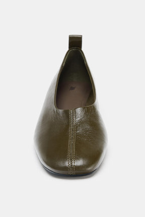 LOW-HEEL LEATHER BALLERINAS