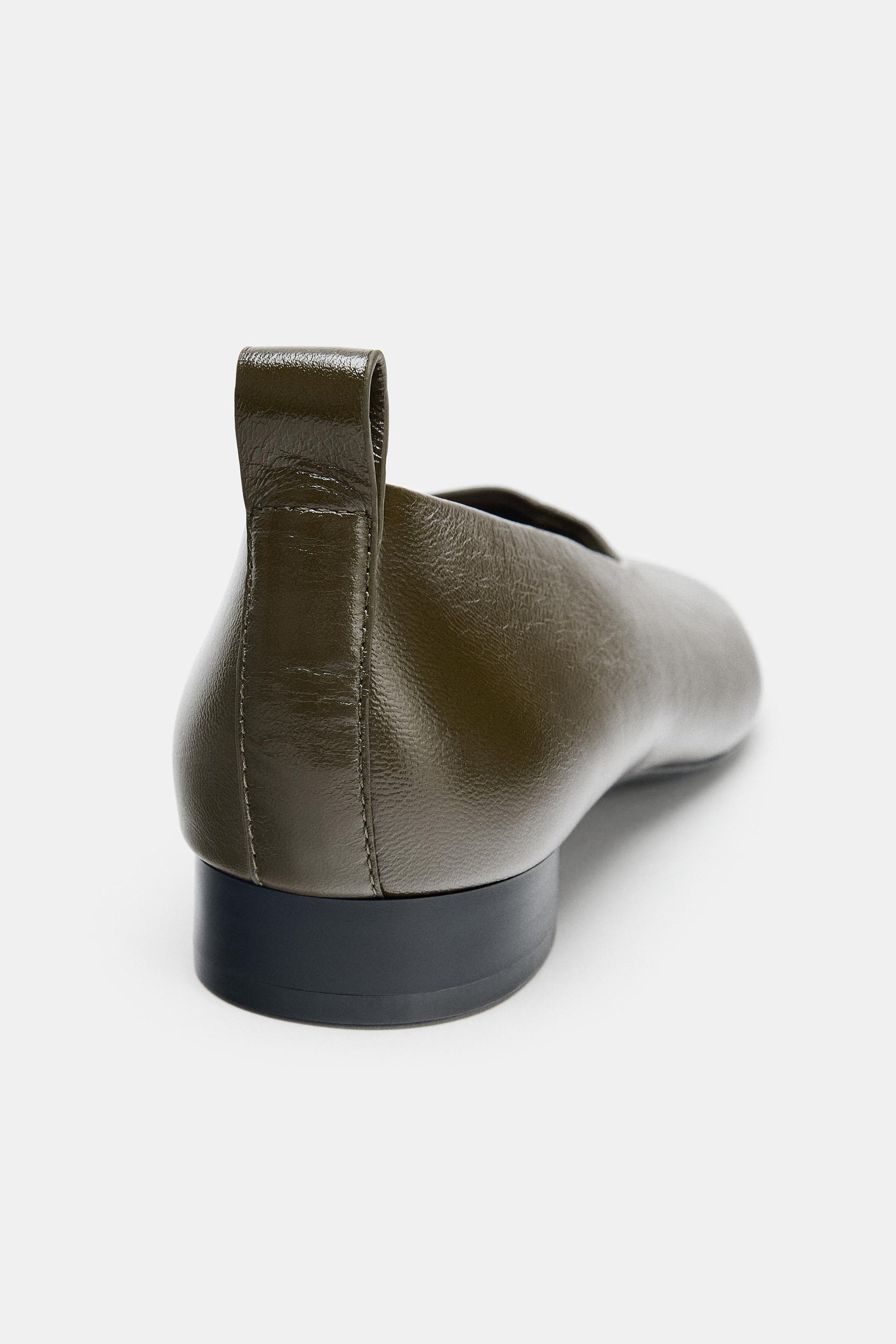 LOW-HEEL LEATHER BALLERINAS