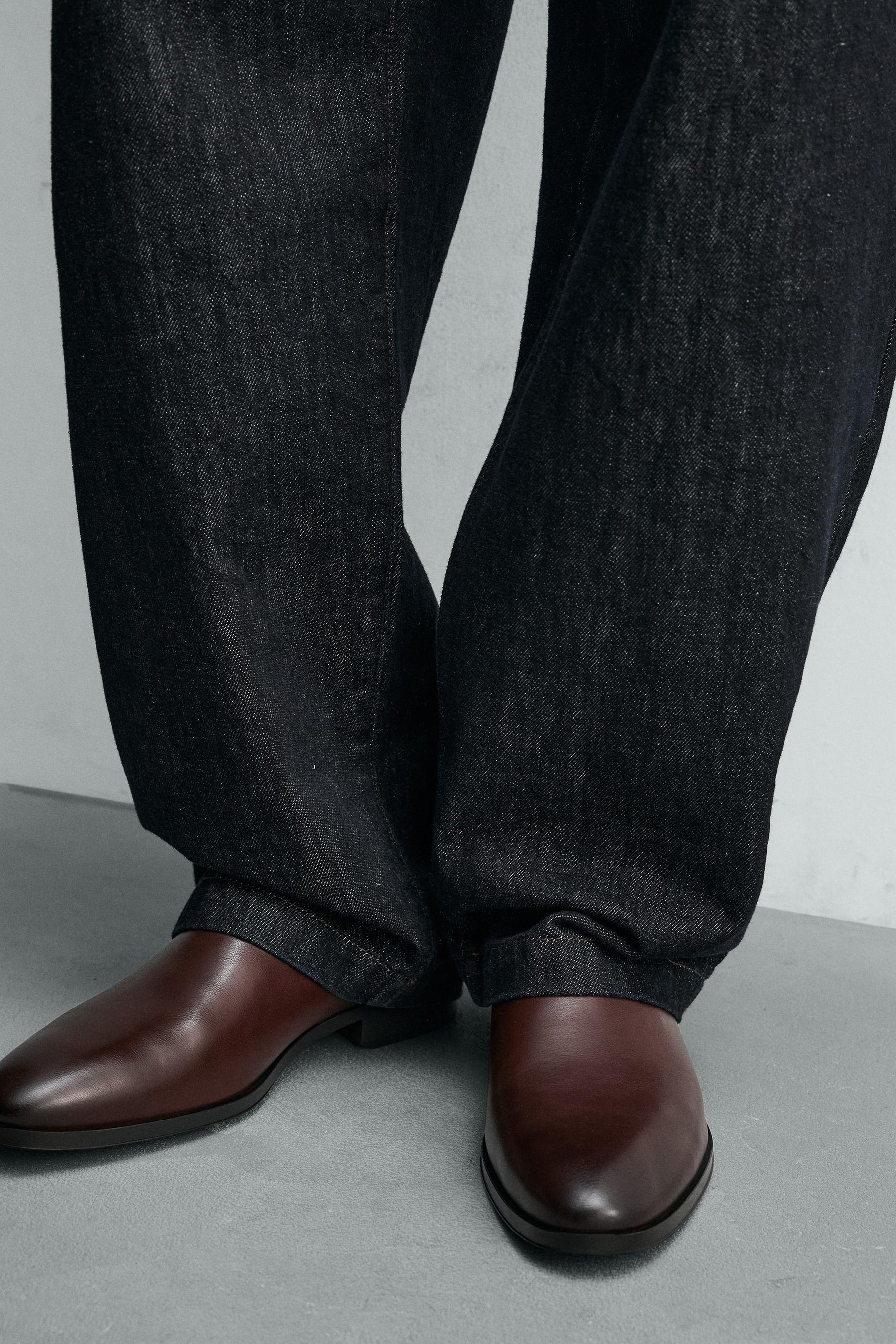 Pointed Chelsea Boots