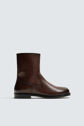 LIMITED EDITION LEATHER BOOTS - Image 4