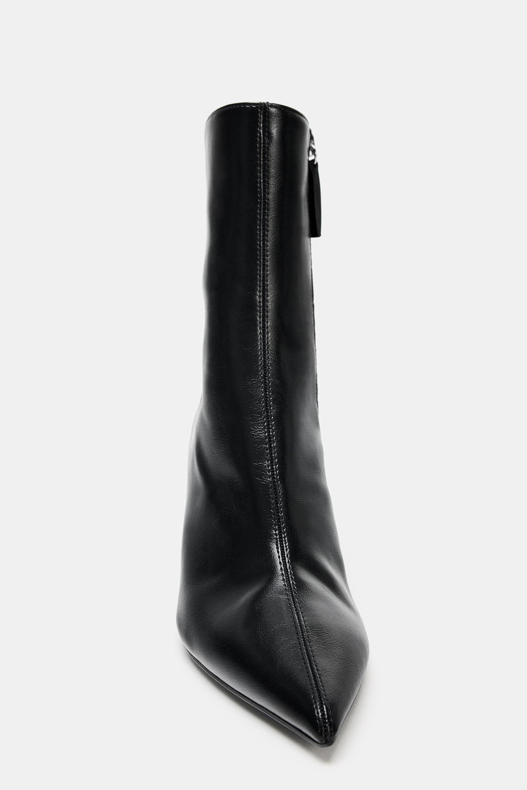 Crackled-effect ankle boots