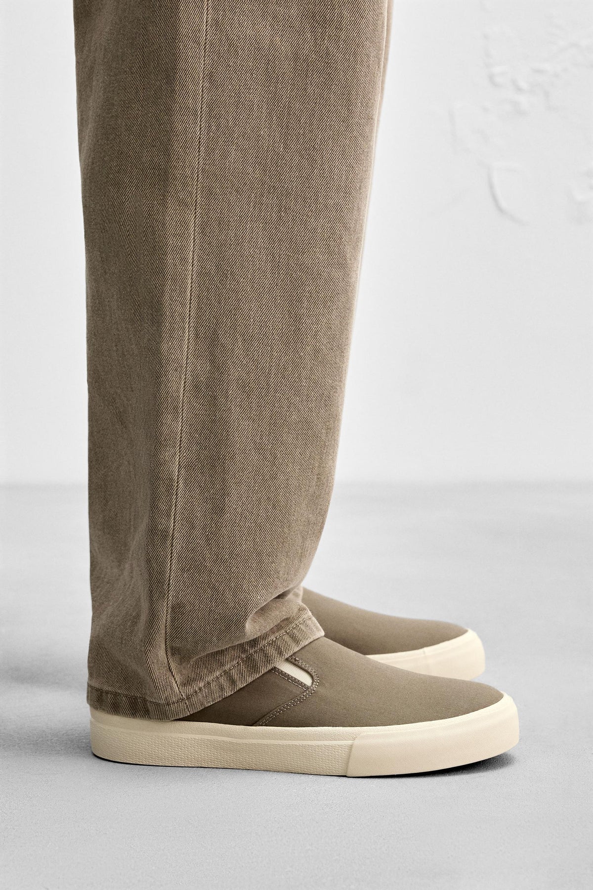 FABRIC LACELESS TRAINERS - Image 2