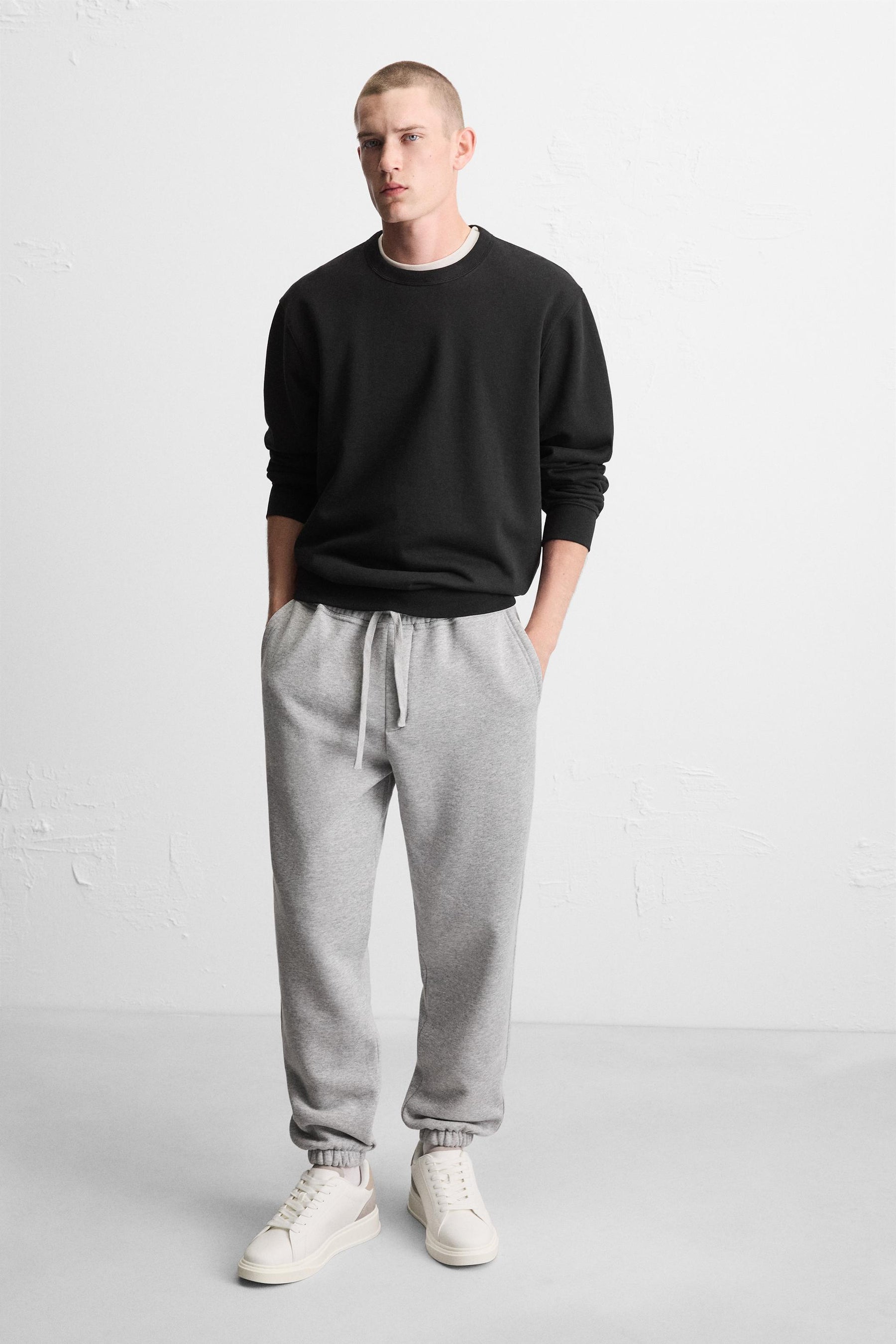 HEEL DETAIL TRAINERS - Image 2