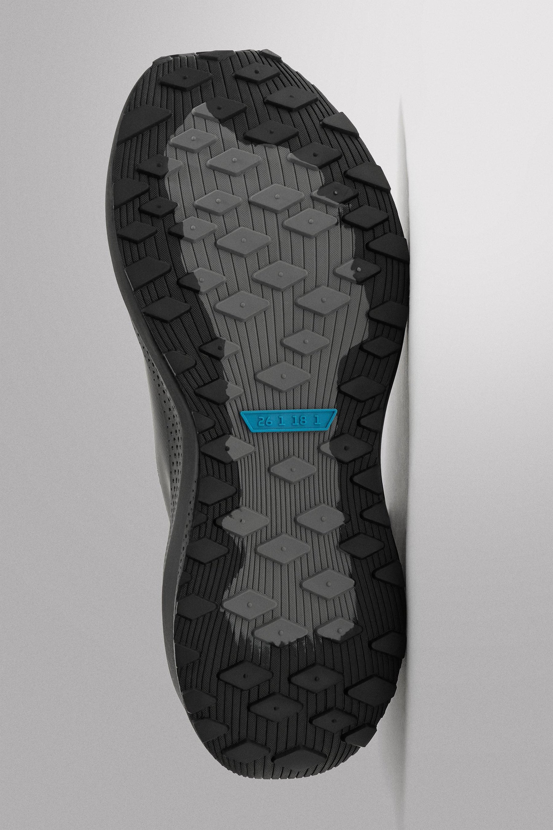 LACELESS RUNNING TRAINERS - Image 7