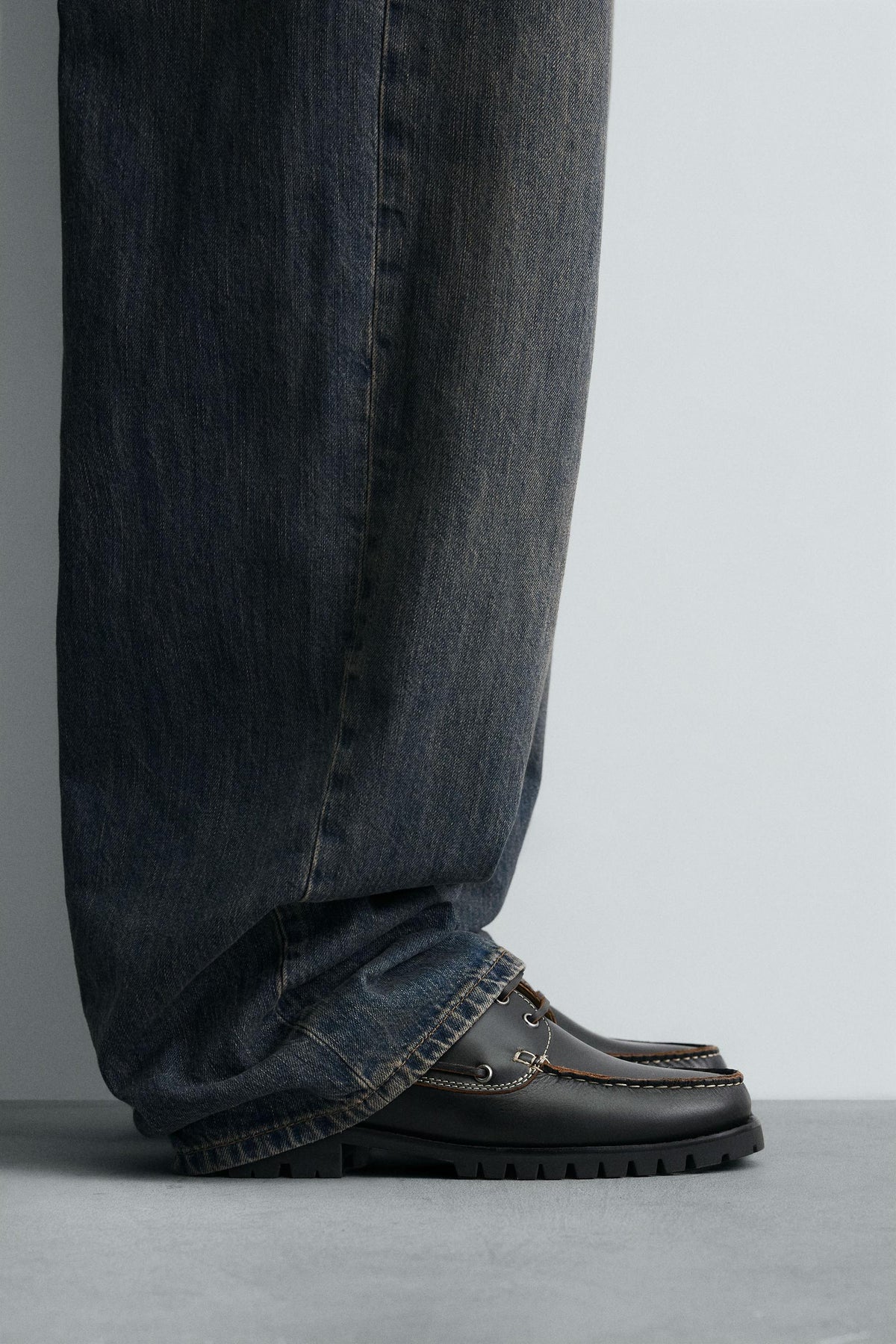 LEATHER DECK SHOES - Image 1