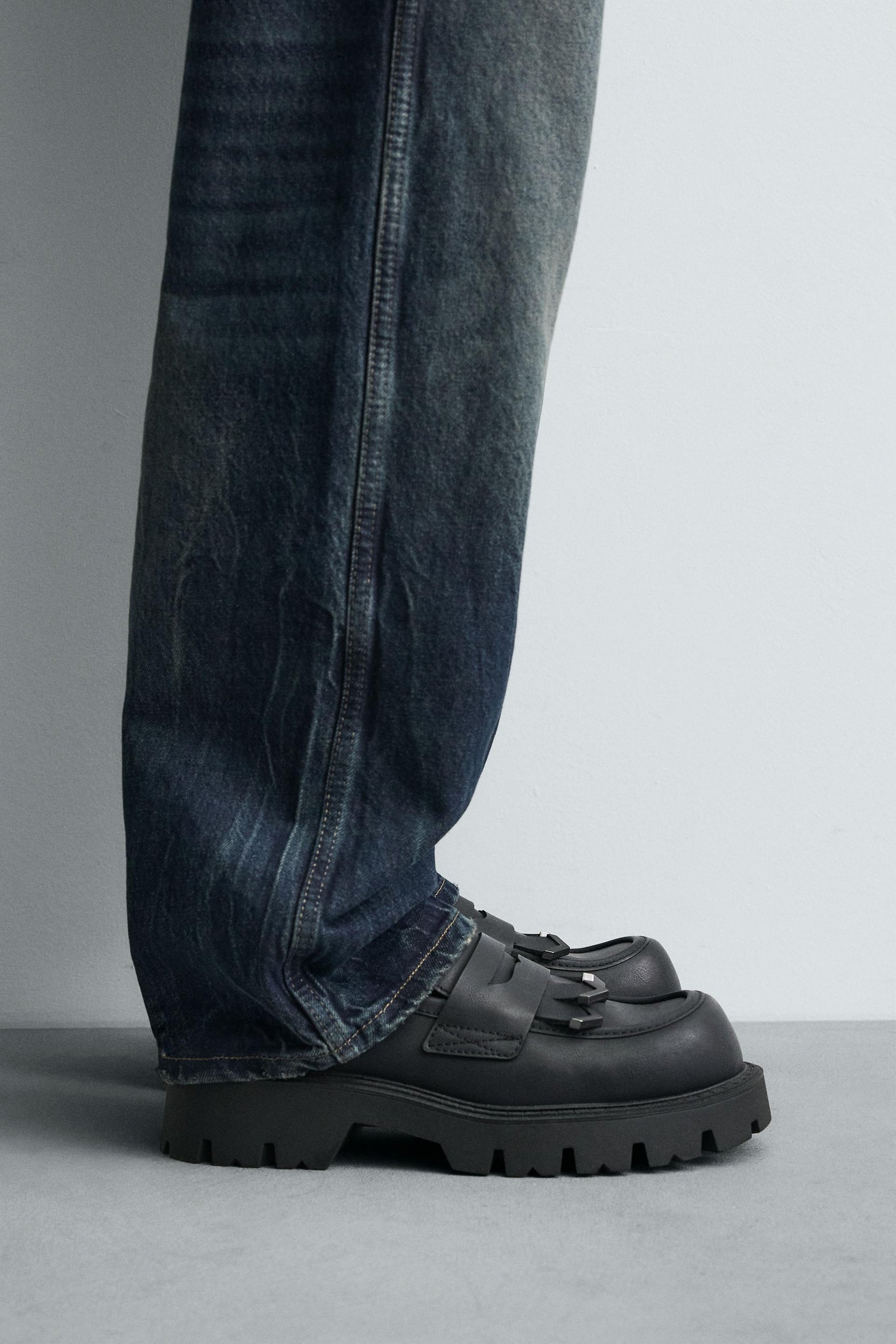 LOAFERS WITH KILTIE FRINGE DETAIL - Image 3