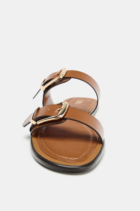 FLAT SANDALS WITH BUCKLE