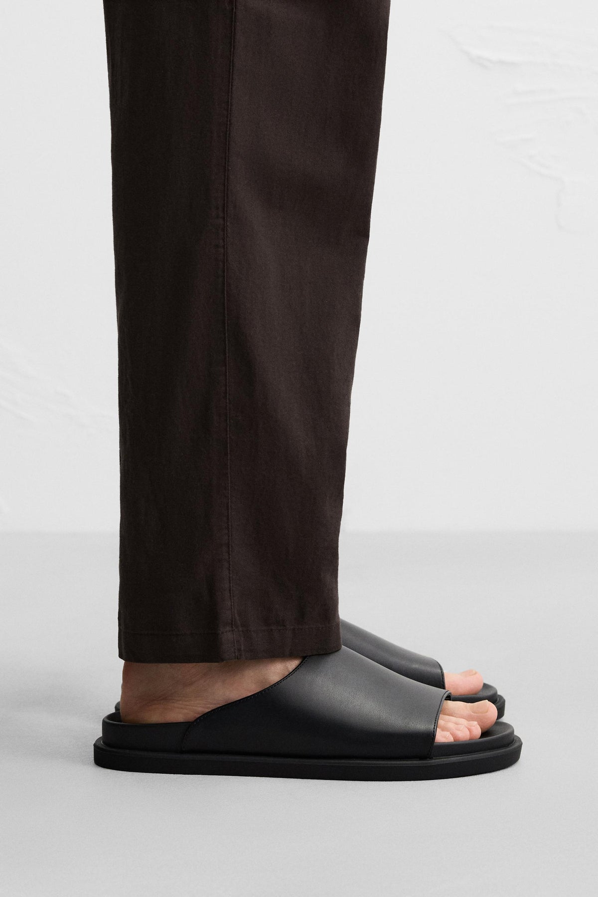 MONOCHROME SANDALS - Image 2