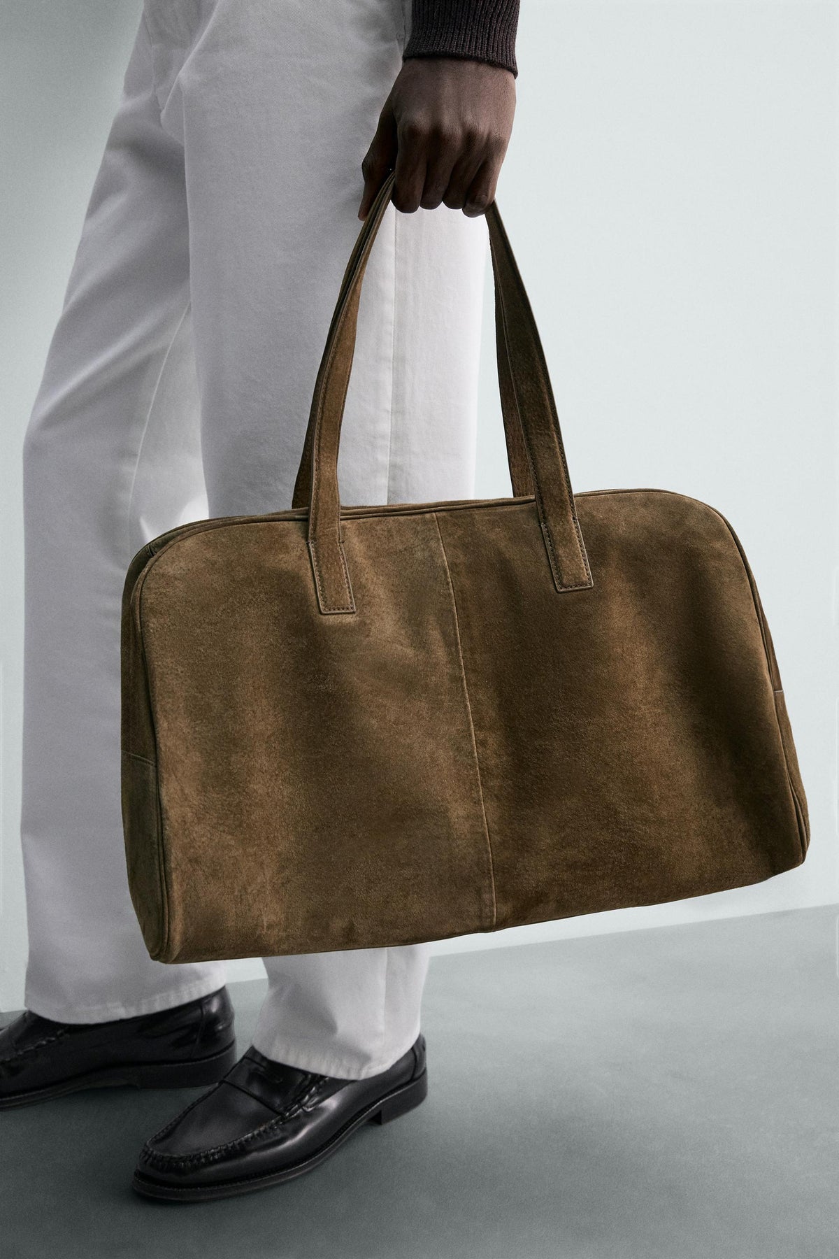 M LEATHER TRAVEL BAG