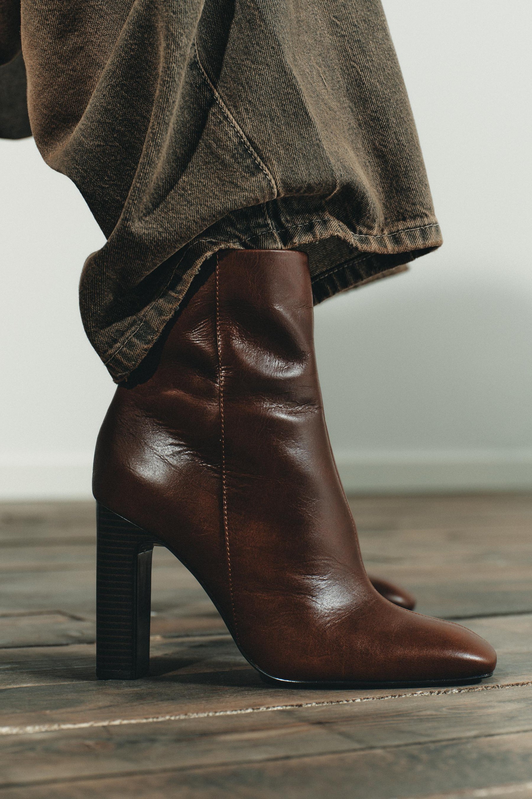 WIDE HEEL ANKLE BOOTS