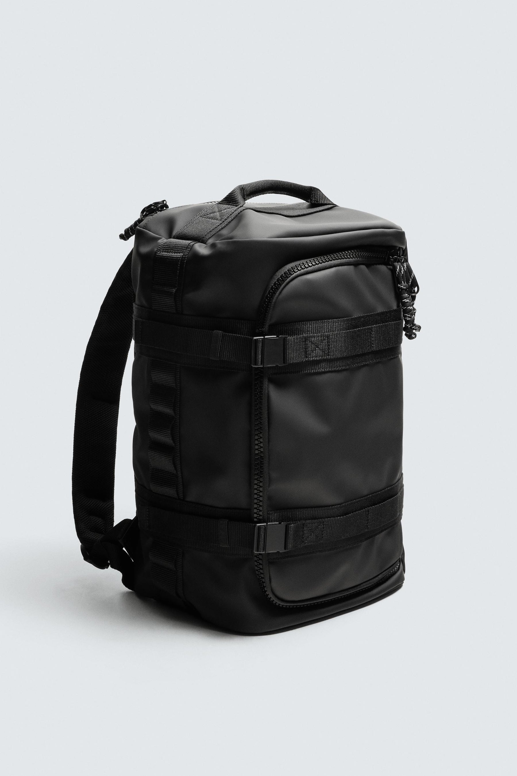TECHNICAL TRAVEL BACKPACK