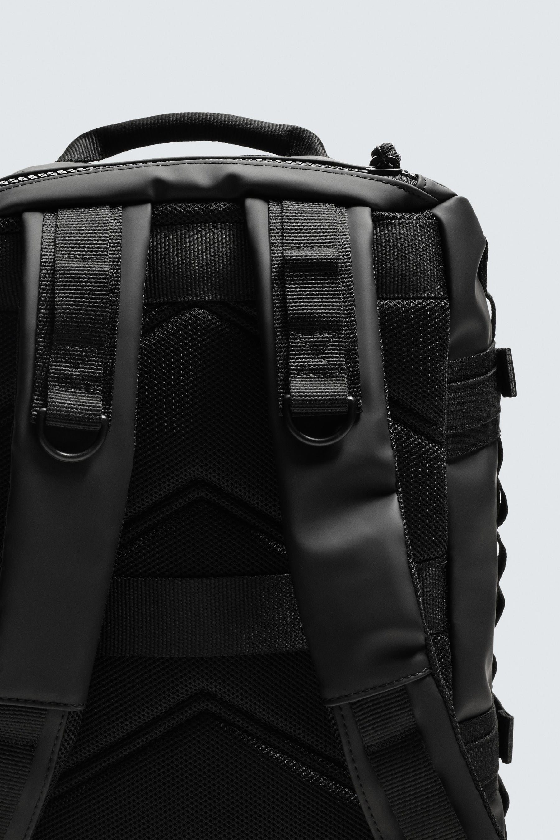 TECHNICAL TRAVEL BACKPACK
