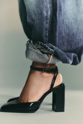 Square-toe Slingback Shoes