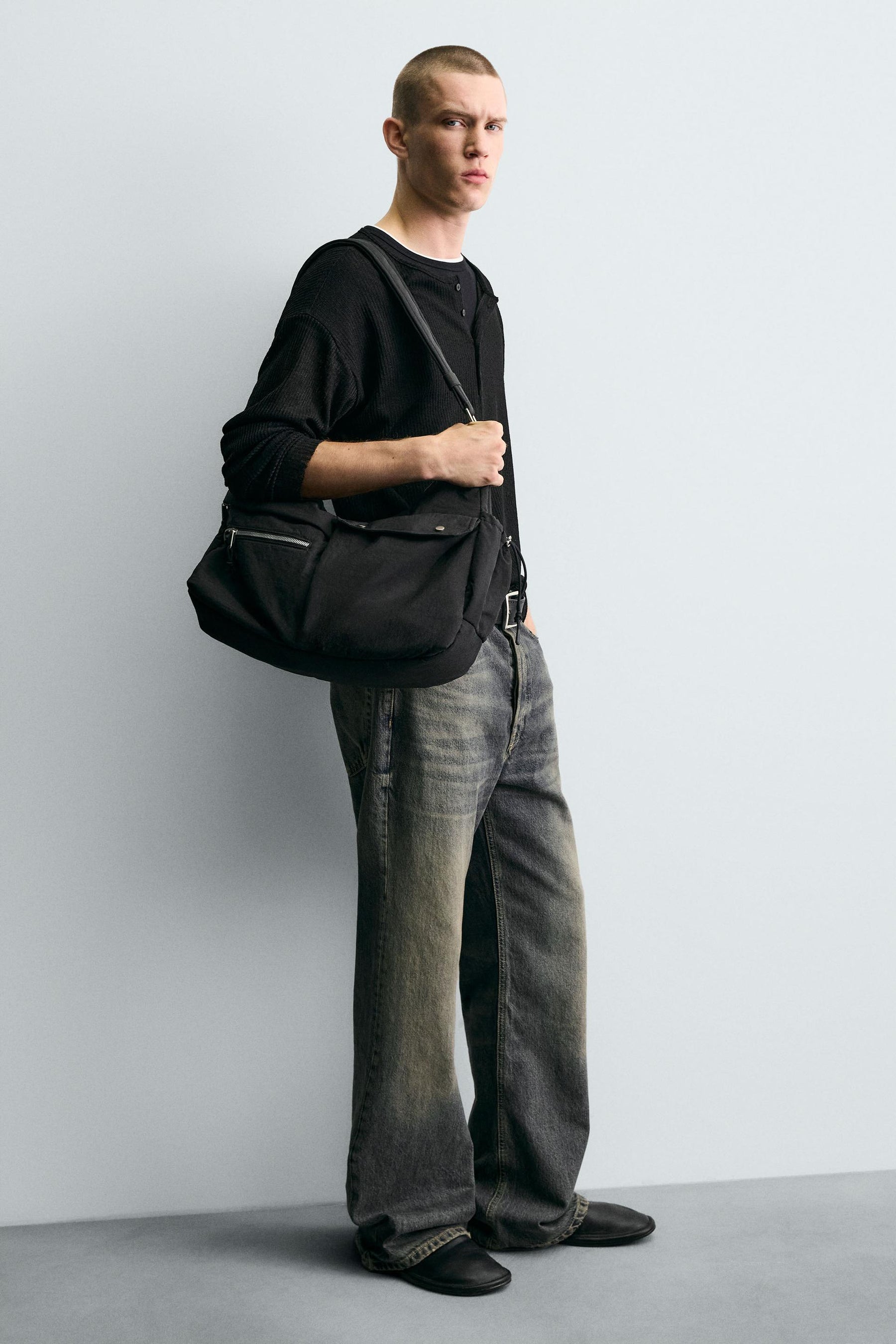 TECHNICAL MULTI-POCKET BAG