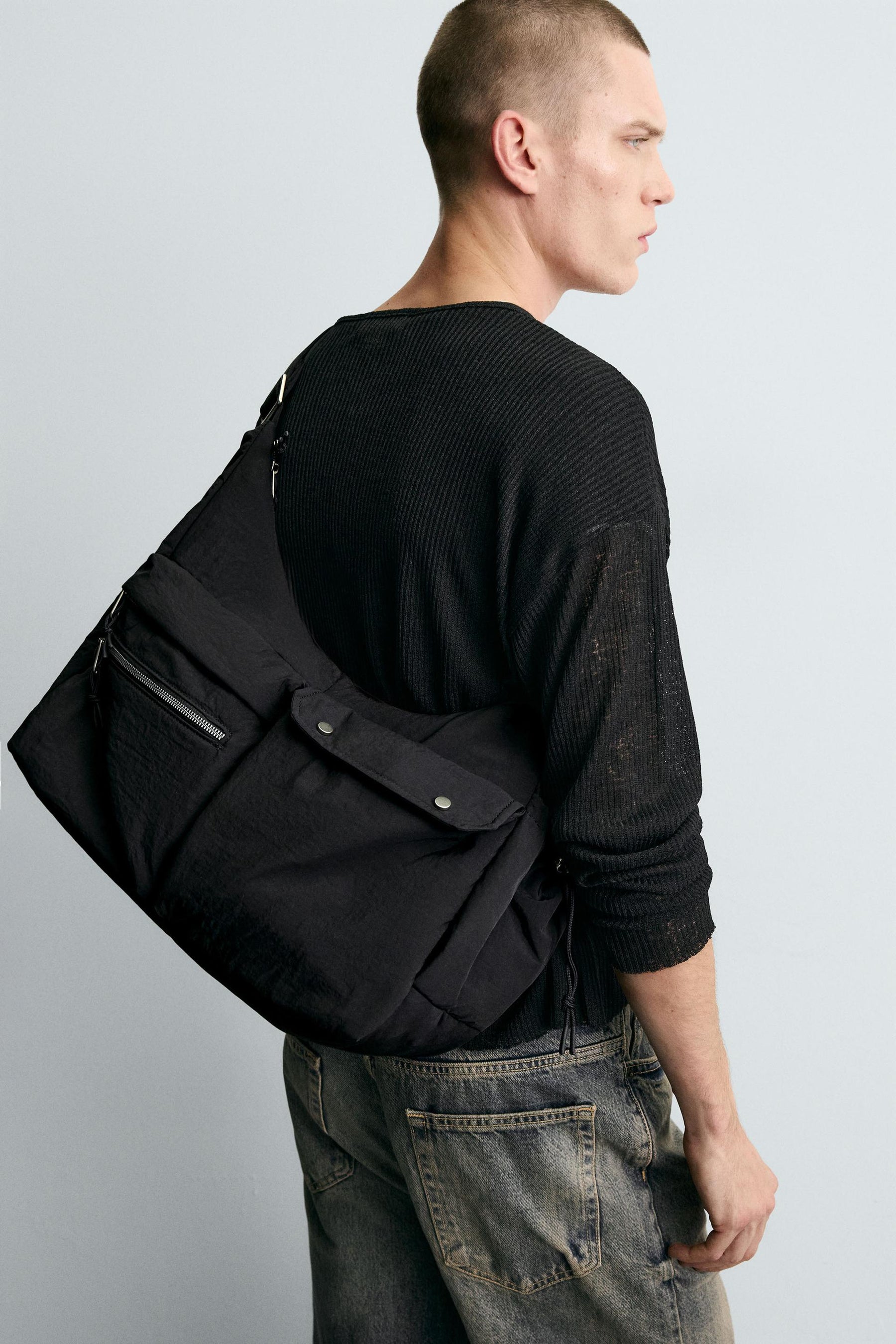 TECHNICAL MULTI-POCKET BAG