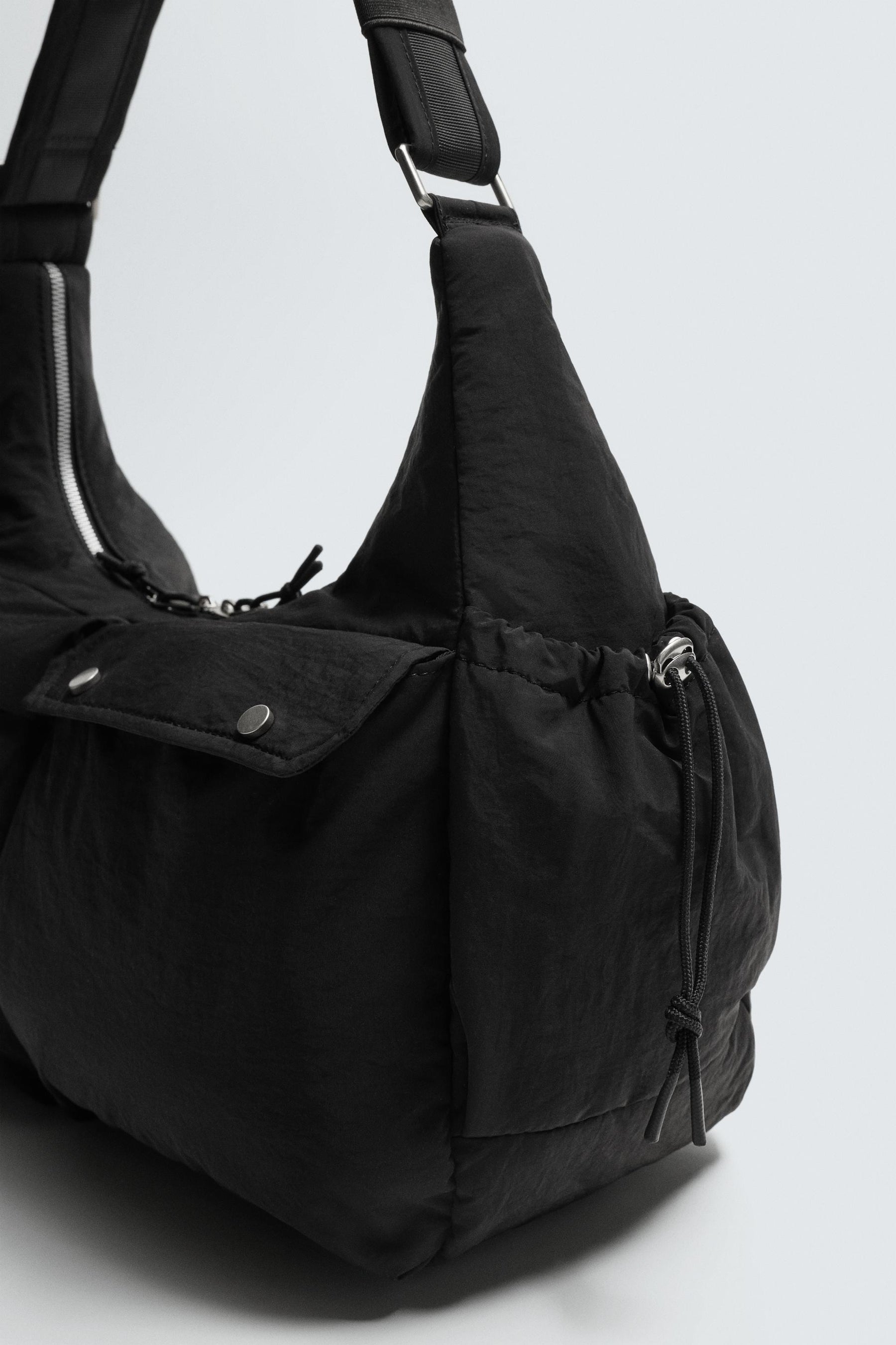 TECHNICAL MULTI-POCKET BAG