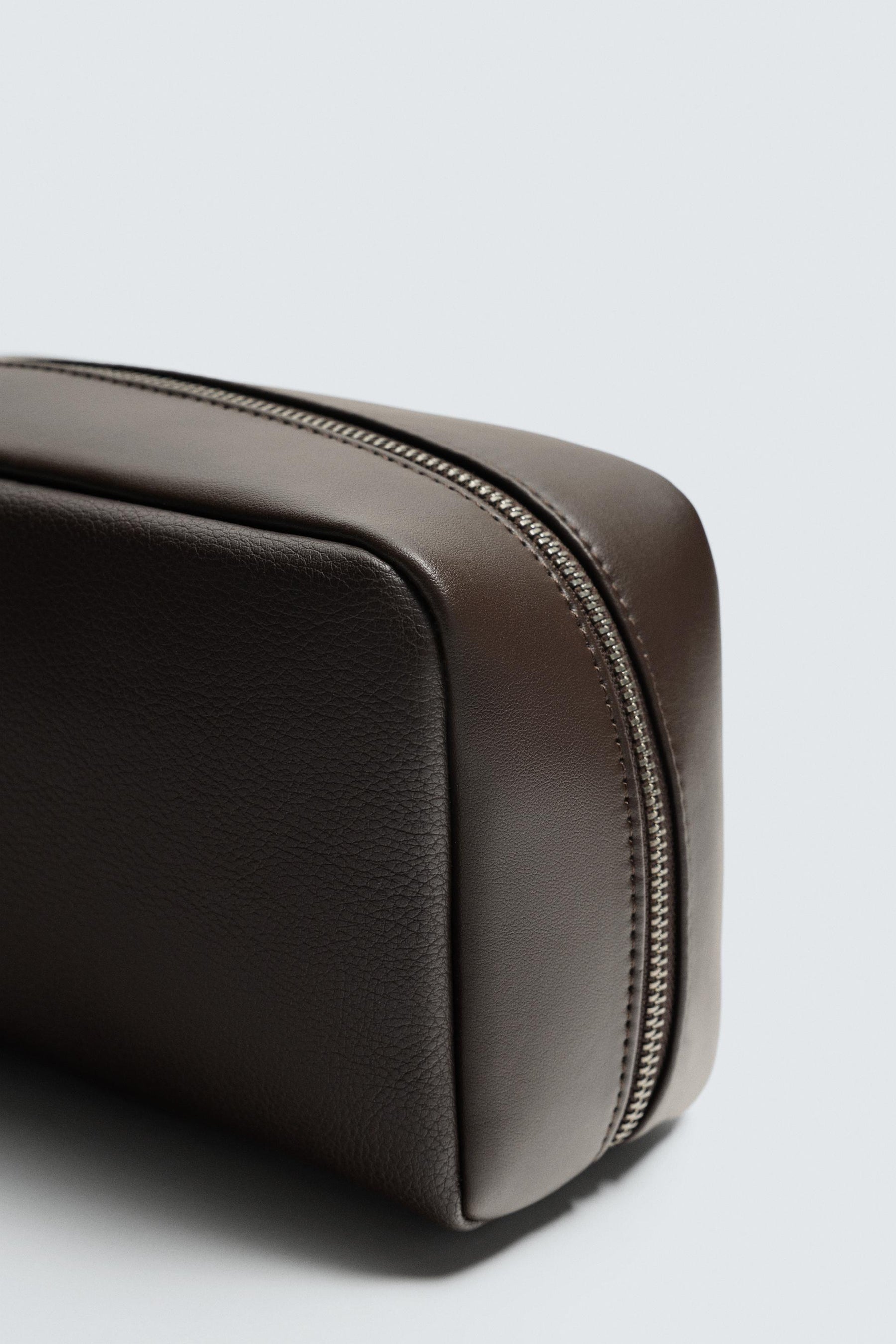 Textured Travel Toiletry Bag