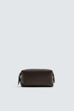 LEATHER TOILETRY BAG - Image 1
