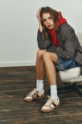 CONTRAST RUNNING SNEAKERS