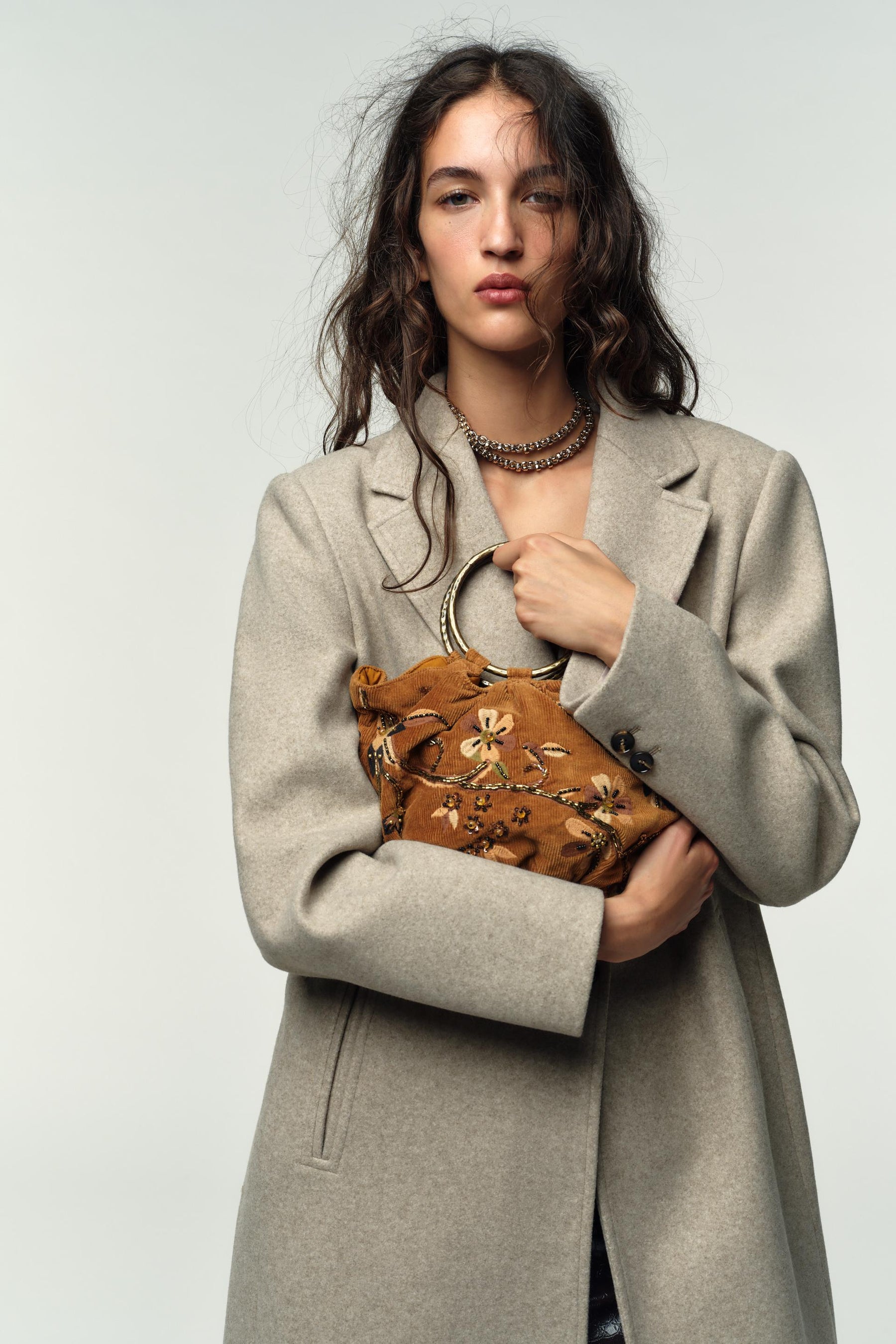 EMBROIDERED CORDUROY BUCKET BAG